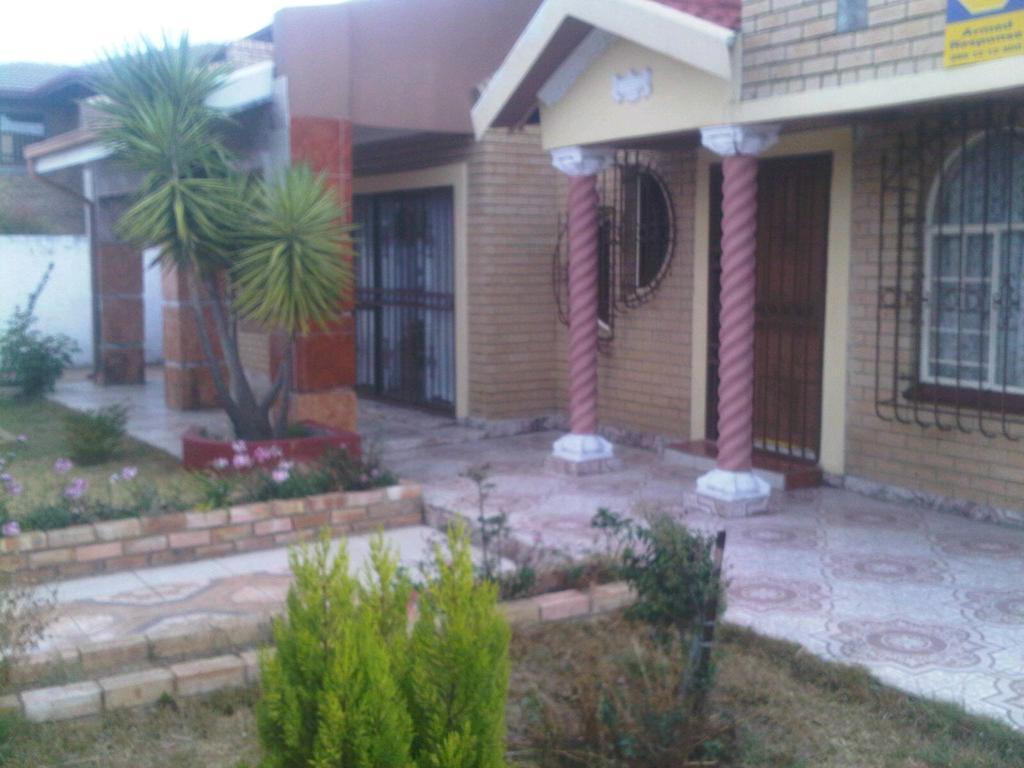 Guest House Macauly Johannesburg Exteriér fotografie